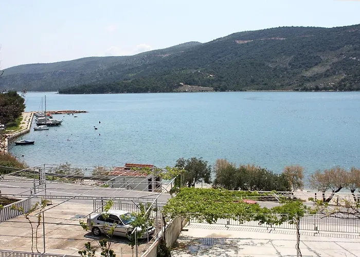 Apartment By The Sea Marina, Trogir - 4850